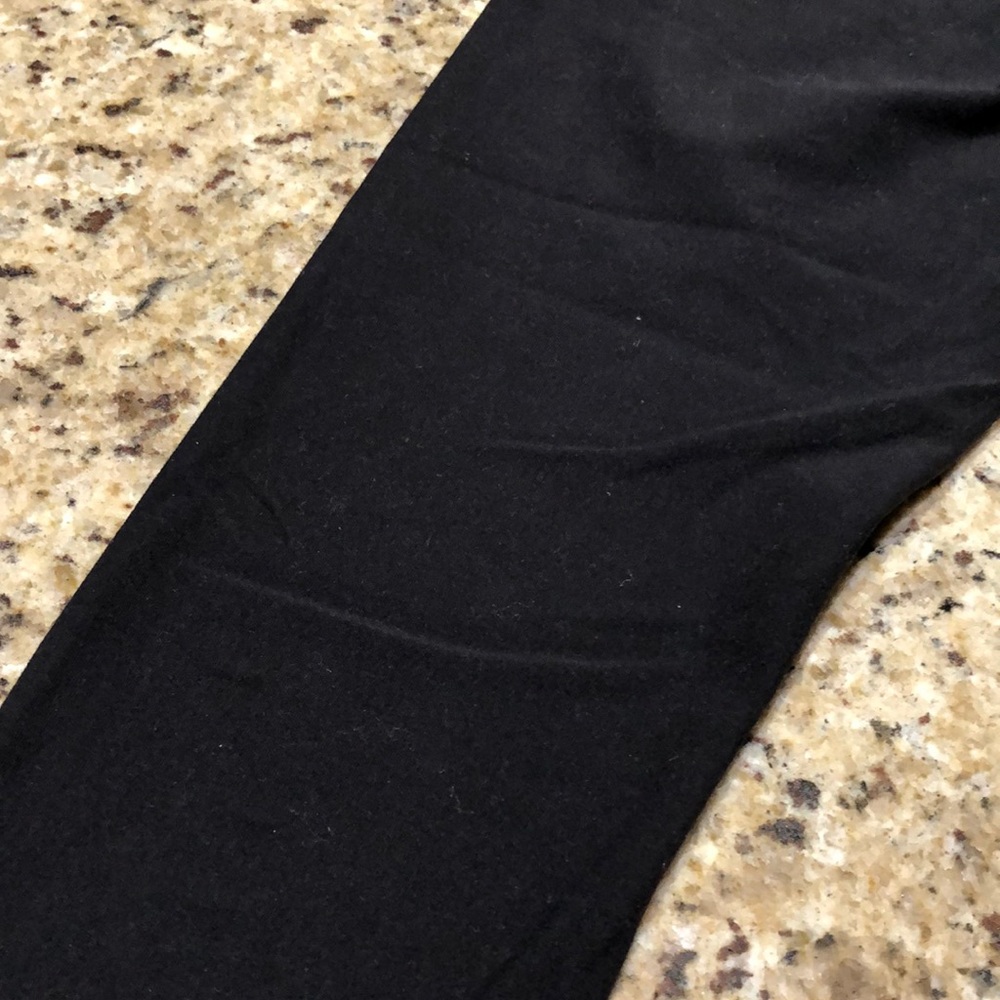 Lululemon Reversible Crop - Picture 16 of 16